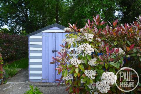 2 bedroom semi-detached bungalow for sale, Chestnut Avenue, Oulton Broad, NR32