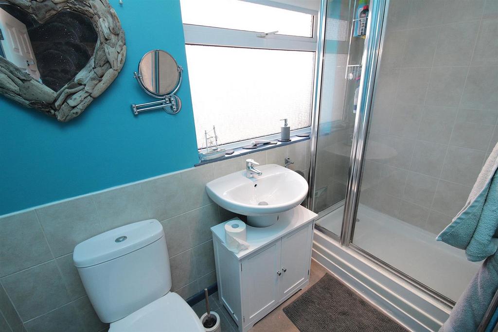 Bathroom.JPG