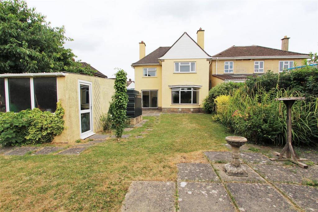 Hills Close, Keynsham, Bristol 4 bed detached house for sale £500,000