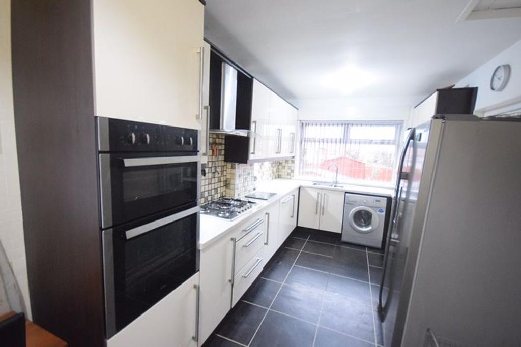 Salisbury Place, South Shields 3 bed semidetached house £995 pcm (£