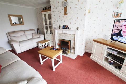 21 Charles Drive, Flint, CH6 5QF