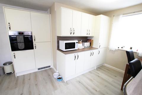 21 Charles Drive, Flint, CH6 5QF