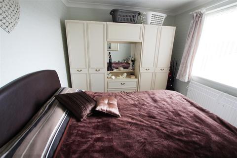 21 Charles Drive, Flint, CH6 5QF