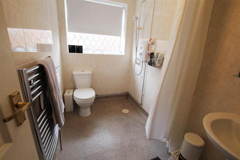 21 Charles Drive, Flint, CH6 5QF