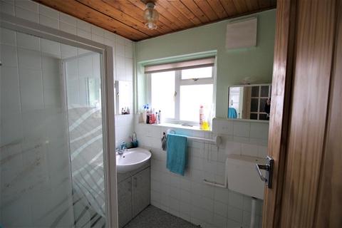 10 Lakehurst Road, Epsom, KT19 0ES
