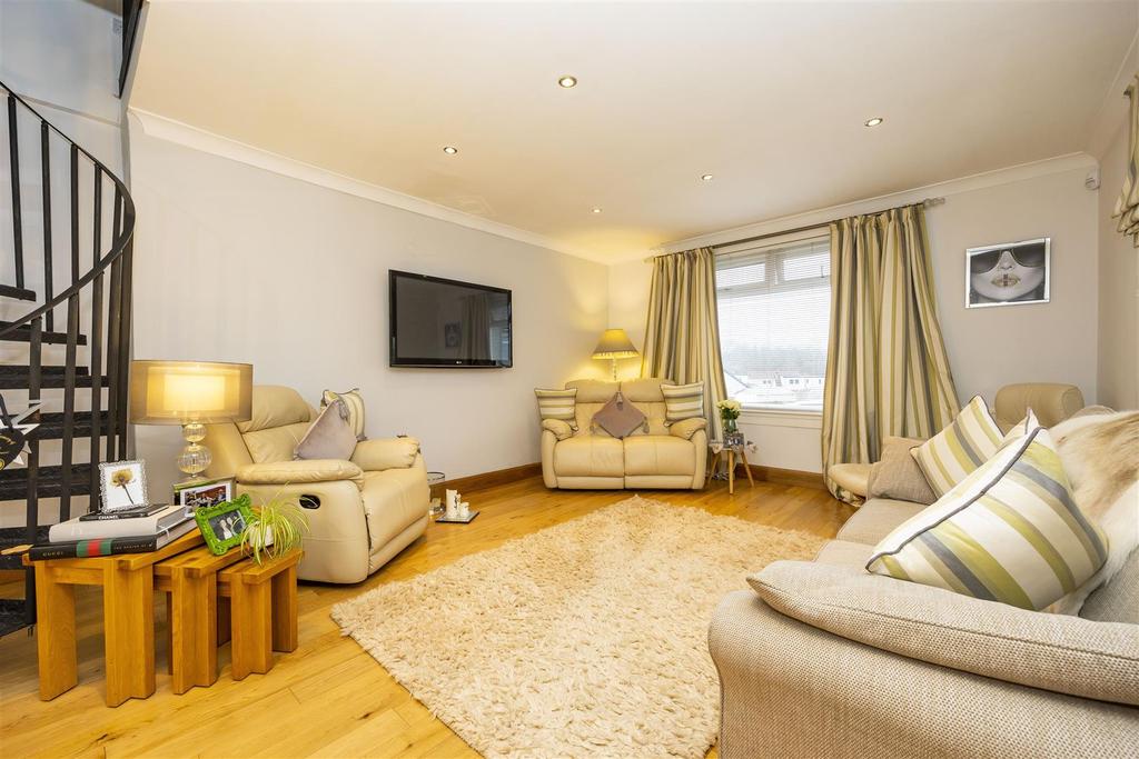 Fourth Ave, Auchinloch, Glasgow 2 bed semidetached bungalow £850 pcm