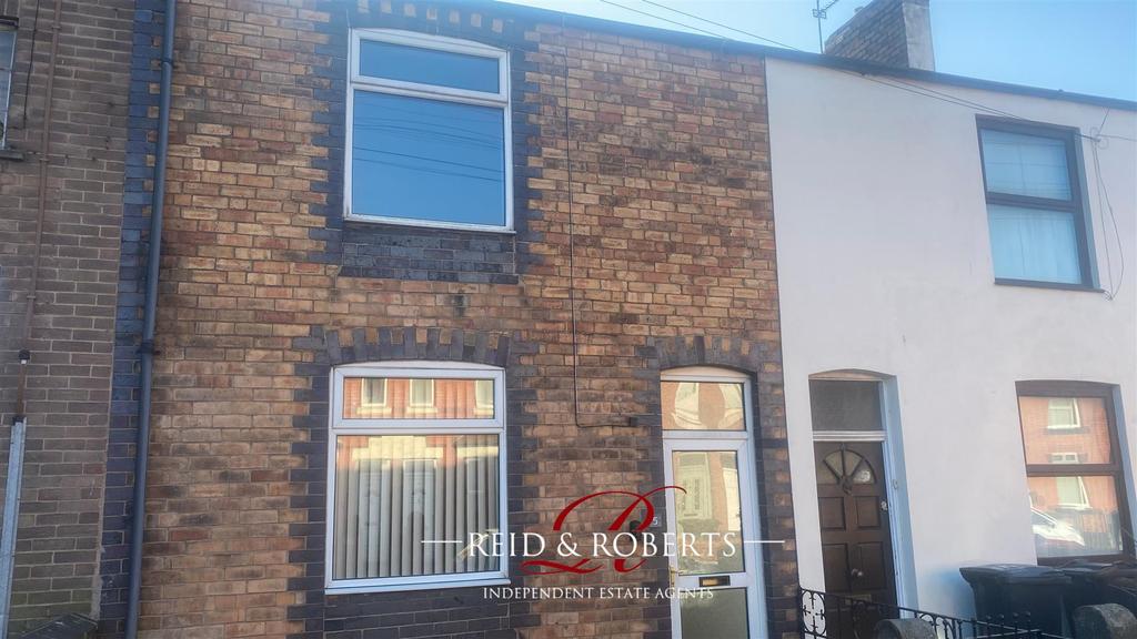 Pierce Street, Queensferry, Deeside 3 bed semidetached house £130,000