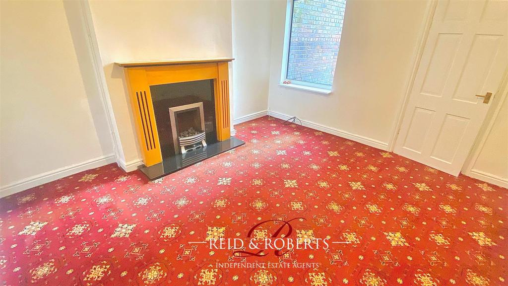 Pierce Street, Queensferry, Deeside 3 bed semidetached house £130,000