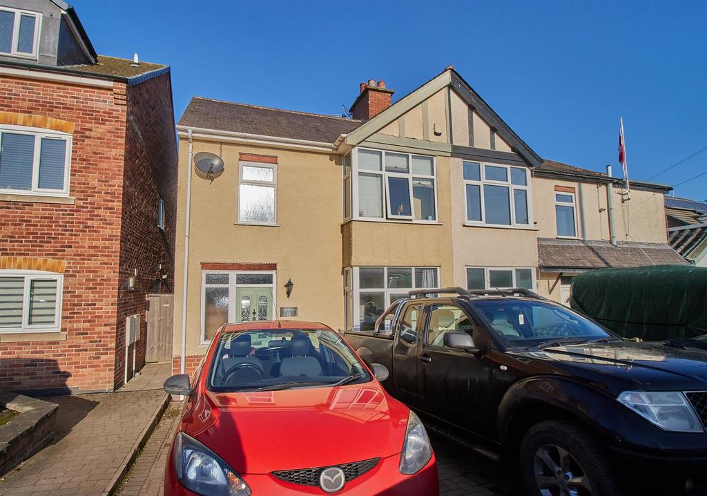 Heath Lane South, Earl Shilton 3 bed semidetached house for sale £