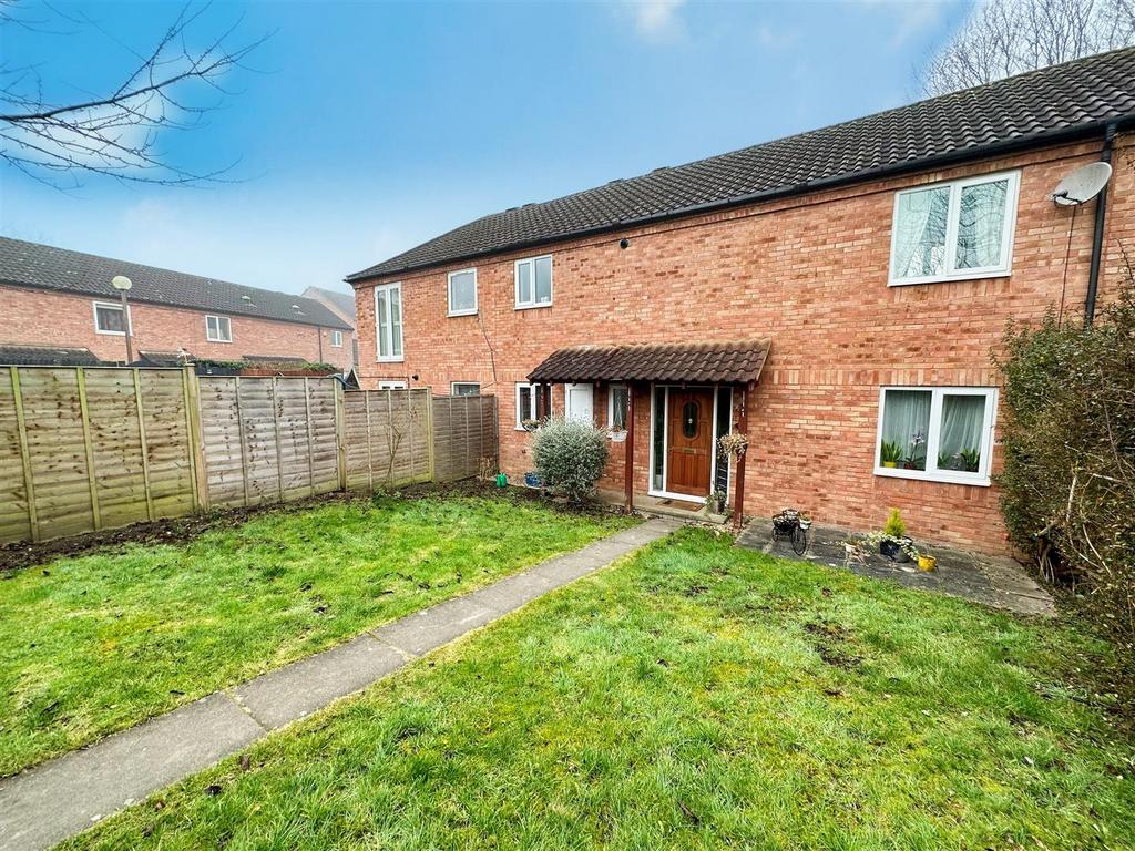 Armourer Drive, Neath Hill, Milton... 3 bed terraced house £300,000
