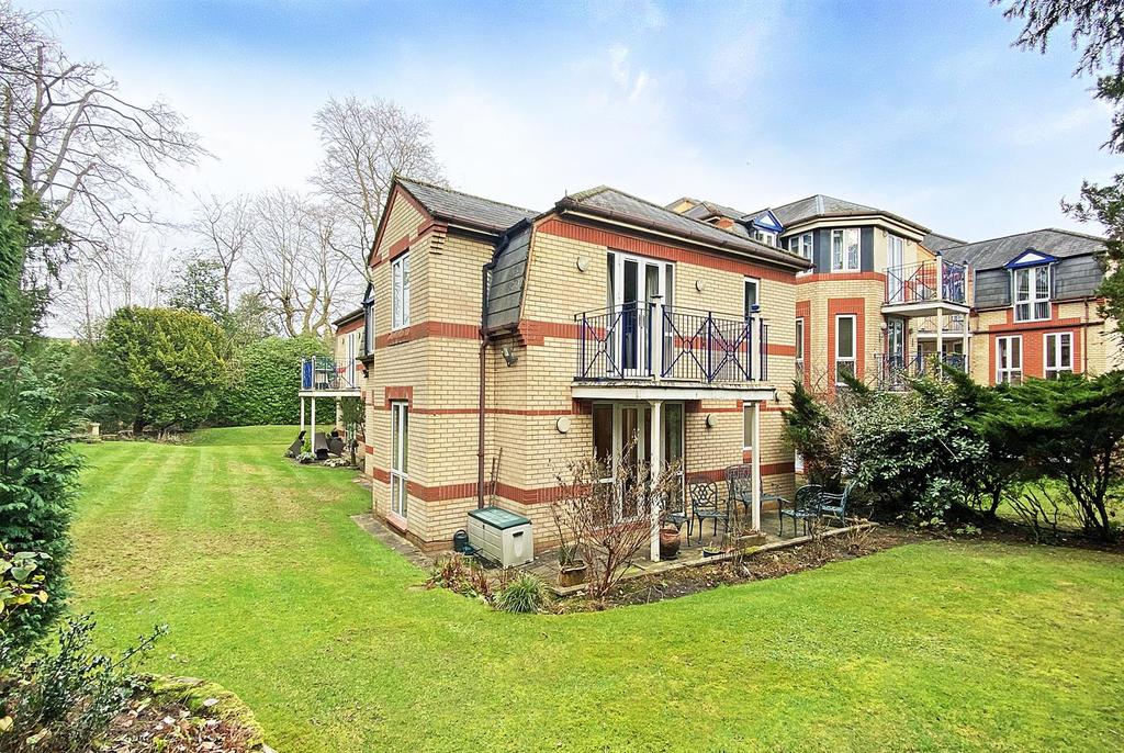 Racefield Road, Altrincham 2 bed retirement property £300,000
