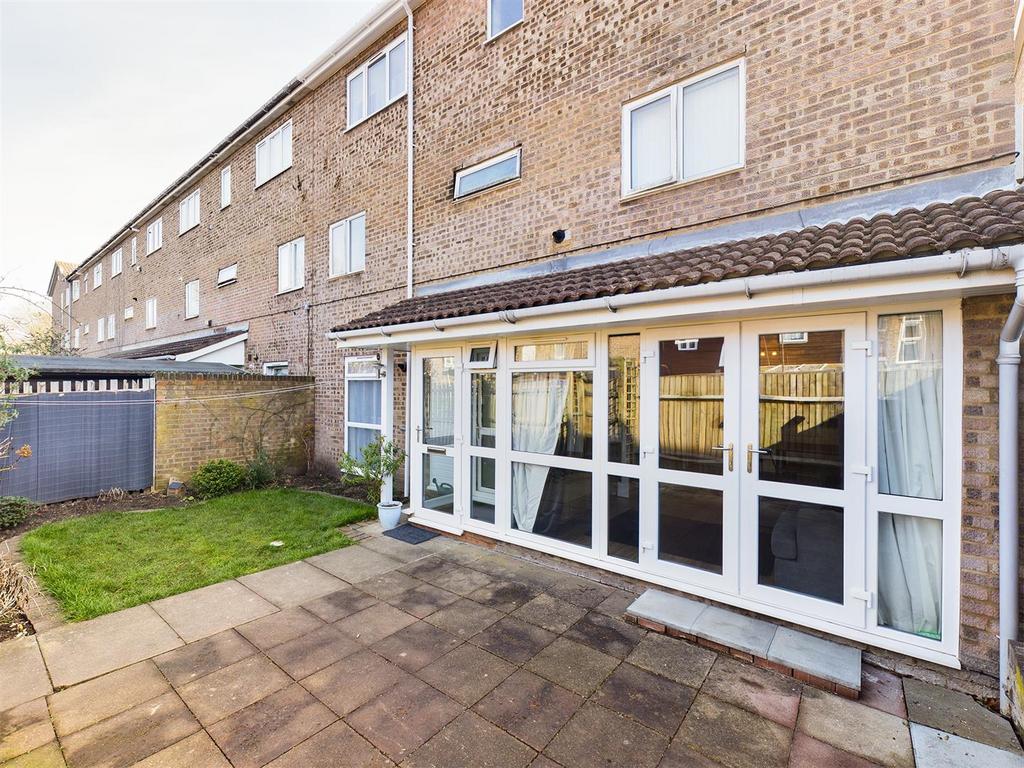 Sorrel bank, Linton Glade, Croydon 1 bed for sale £245,000