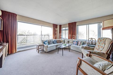 Flat 5, Sunrise View The Rise, London, NW7 2LL