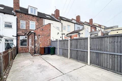 8 Dove Hill, Royston, Barnsley, S71 4BX