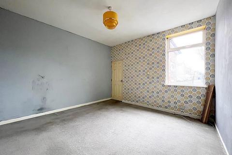 8 Dove Hill, Royston, Barnsley, S71 4BX