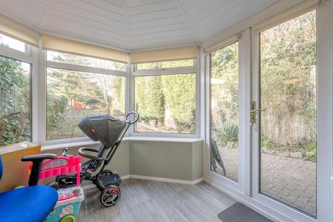 21 Astons Close, Brierley Hill, DY5 2QT