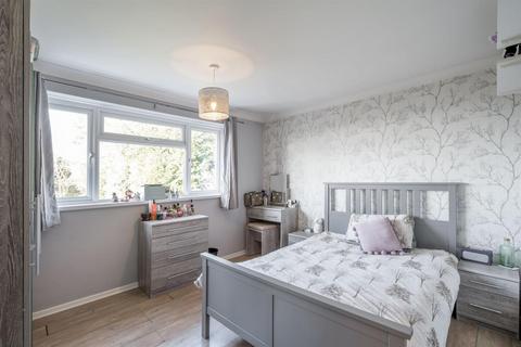 21 Astons Close, Brierley Hill, DY5 2QT