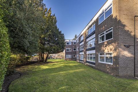 2 bedroom flat for sale - Downs Hill Road, Epsom