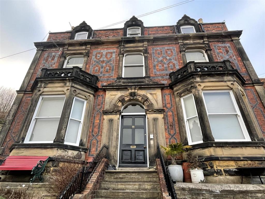 Westwood Gardens, Scarborough 2 bed apartment £650 pcm (£150 pw)