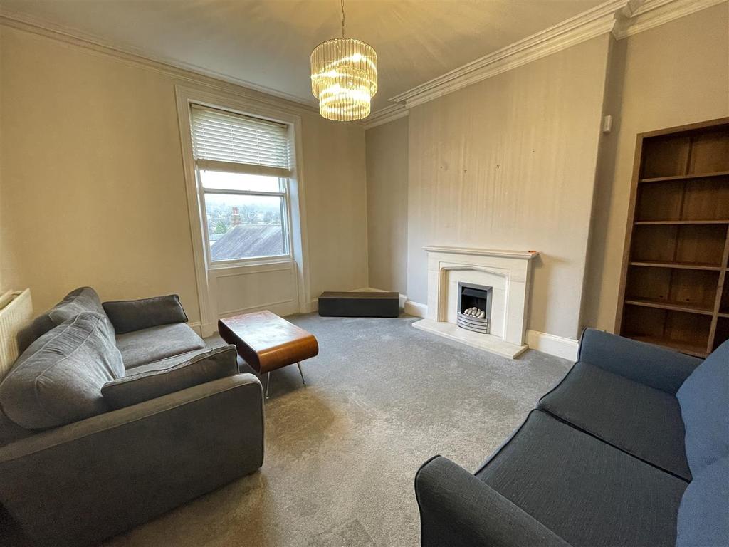 Westwood Gardens, Scarborough 2 bed apartment £650 pcm (£150 pw)