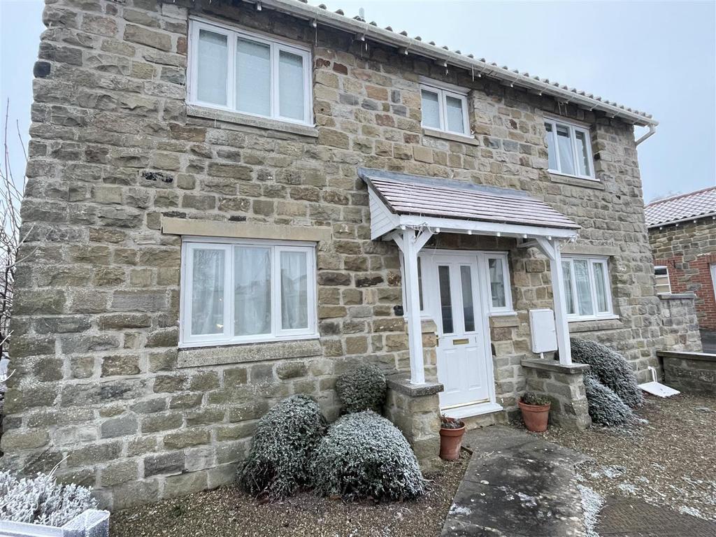 Stockshill, Seamer, Scarborough 3 bed detached house £995 pcm (£230 pw)