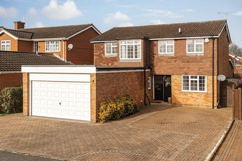 9 Windmill Close, Epsom, KT17 3AL