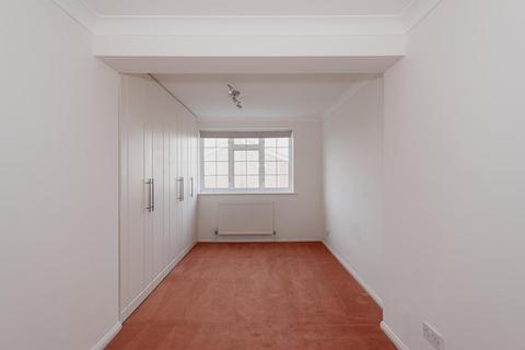 9 Windmill Close, Epsom, KT17 3AL