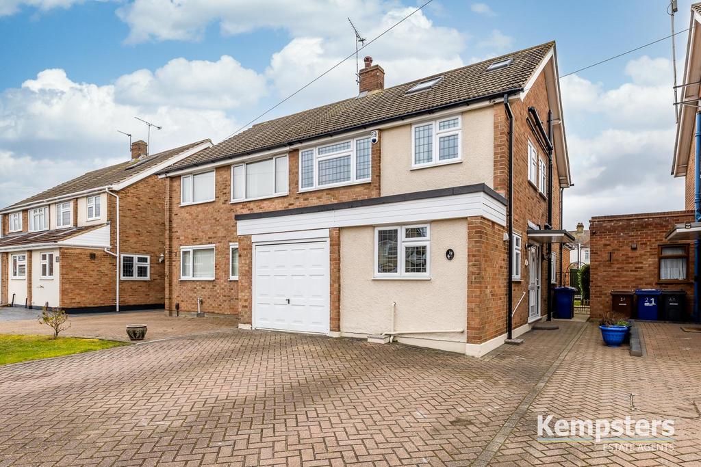 Harvey, North Grays 4 bed semidetached house £490,000