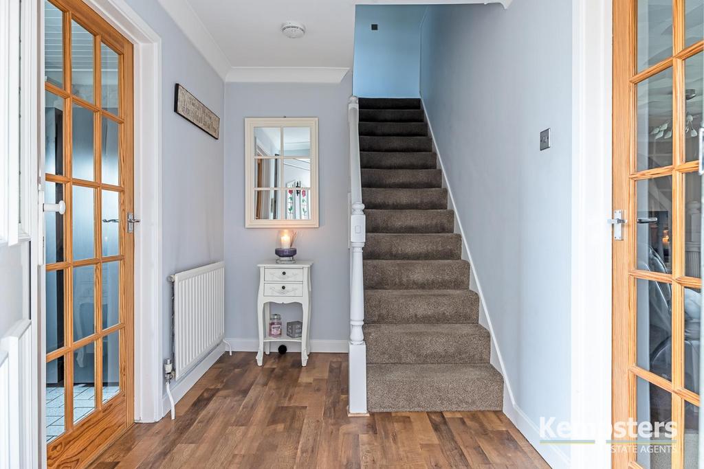 Harvey, North Grays 4 bed semidetached house £490,000