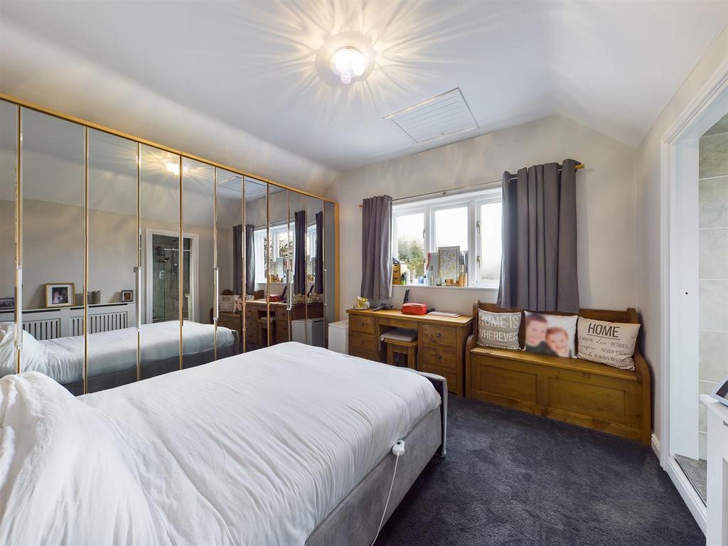 CAM00419 P1-PR0278-STILL16.jpg