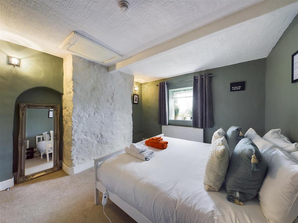 CAM00419 P1-PR0278-STILL10.jpg