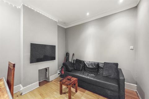 2 bedroom flat to rent, Allington Road, Queens Park, London