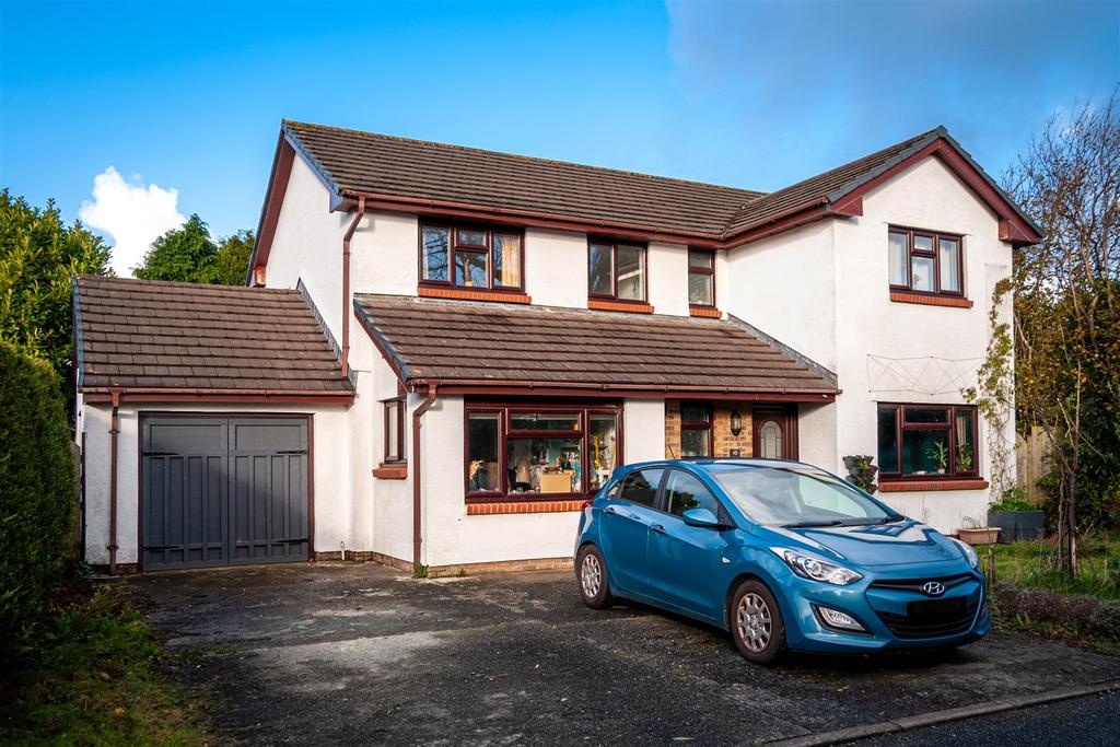 Heritage Park, Haverfordwest 4 bed detached house £400,000