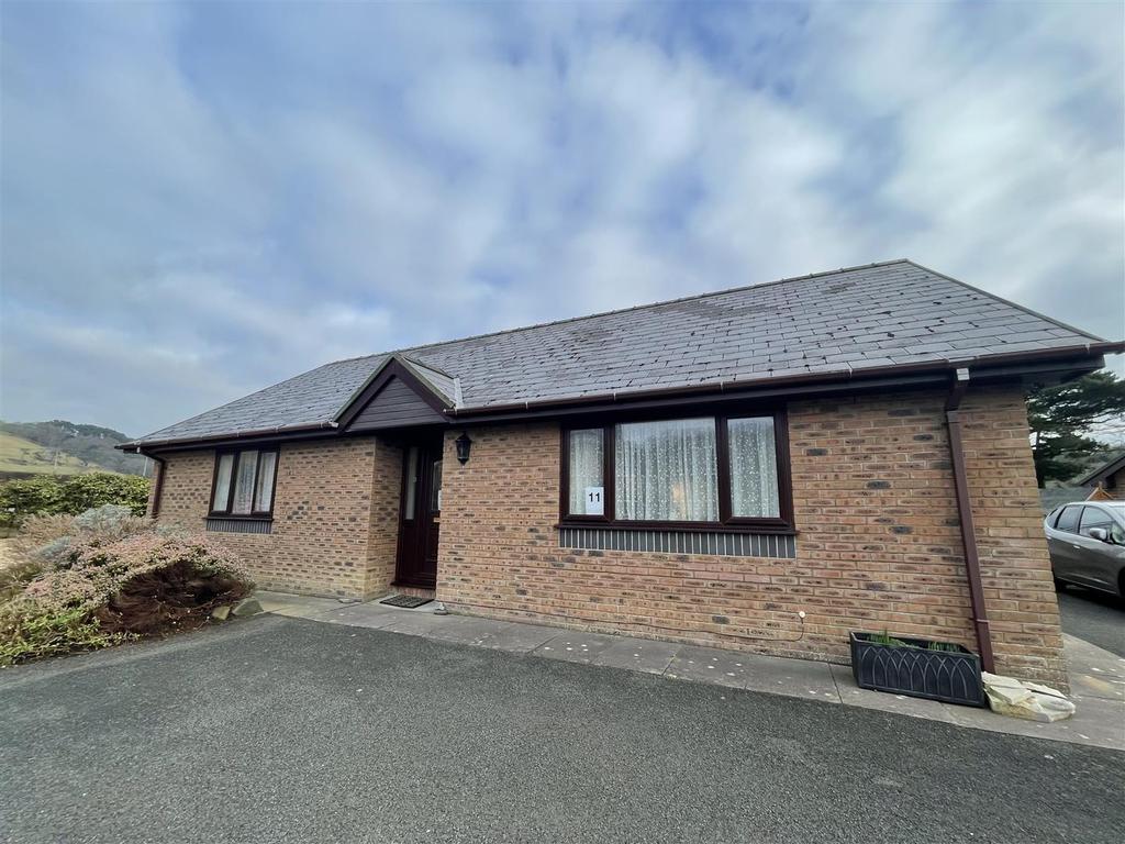 Bro Nant Cellan, Clarach, Aberystwyth 2 bed detached bungalow £275,000