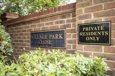 7 Village Park Close, Enfield, EN1 2SG