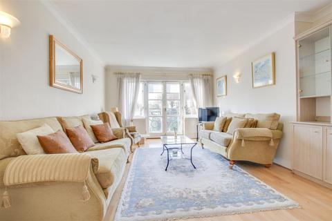 7 Village Park Close, Enfield, EN1 2SG