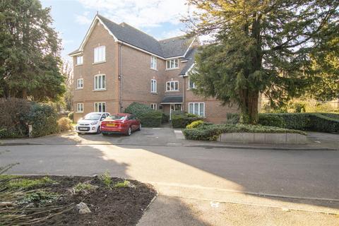 7 Village Park Close, Enfield, EN1 2SG