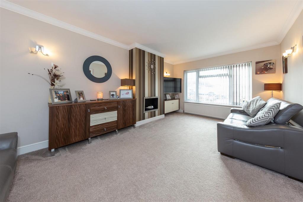 Lowther Road, Dunstable, Bedfordshire 3 bed semidetached house £465,000