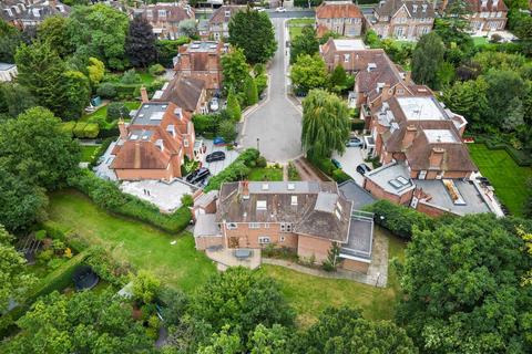 6 bedroom detached house for sale, Winnington Close, N2