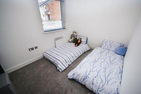 2 bedroom apartment for sale - 1 Foxley Way, Oldham