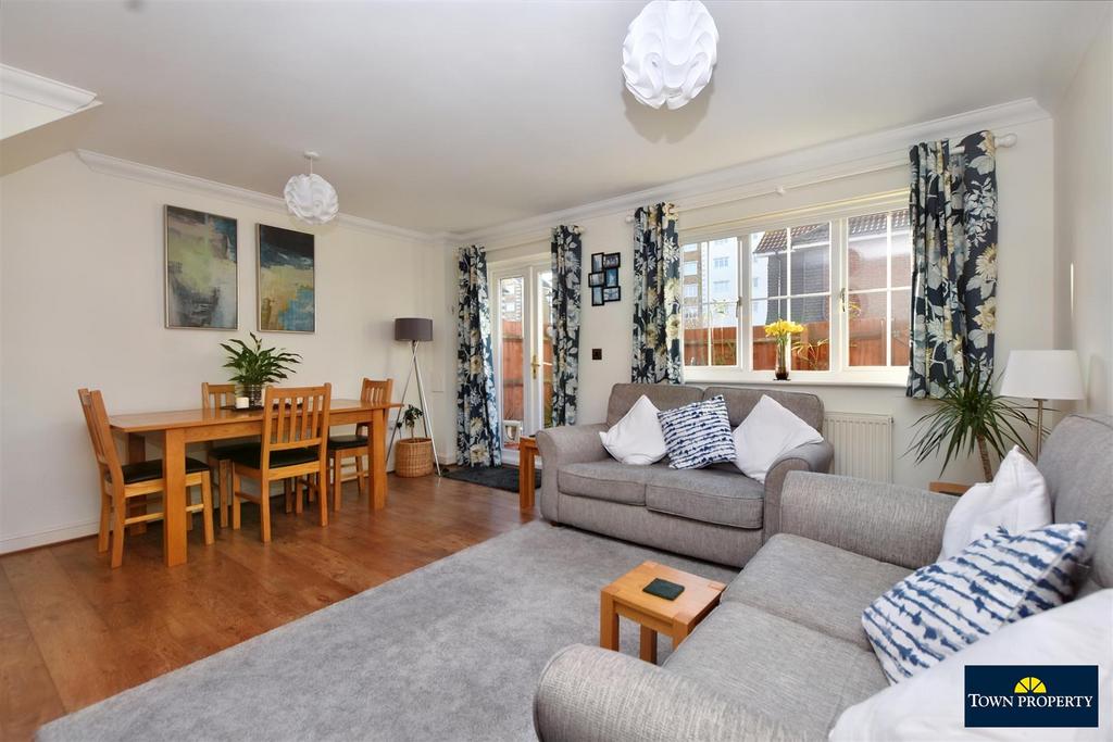 Golden Gate Way, Eastbourne 2 bed terraced house for sale £290,000