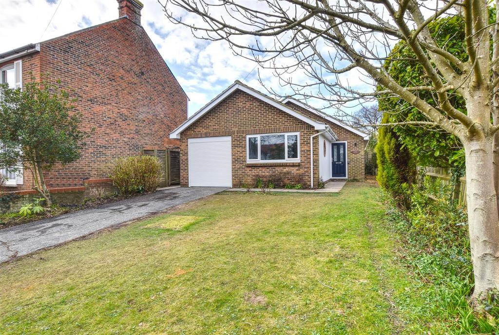 Collington Lane West, BexhillOnSea 2 bed detached bungalow for sale