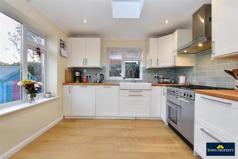 34 Anderida Road, Eastbourne, BN22 0PU