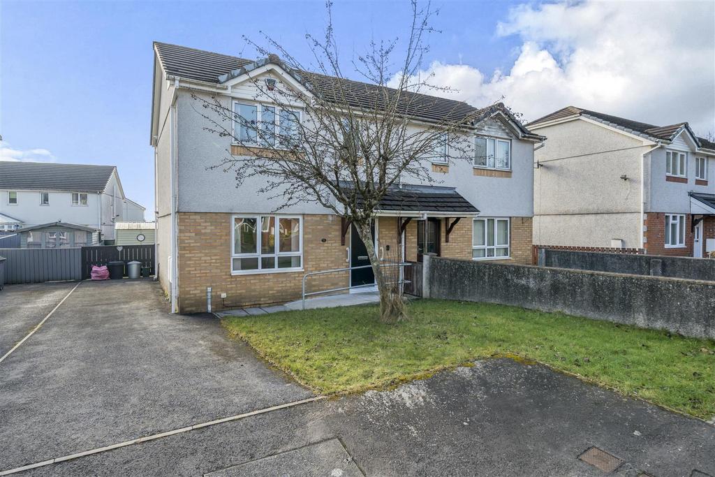 Clos Rhedyn, Cwmrhydyceirw, Swansea 2 bed semidetached house £170,000