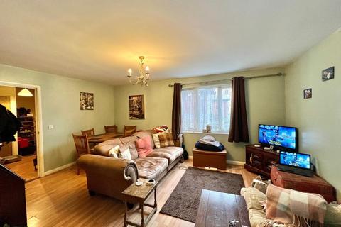 59 Balfour Close, Northampton, NN2 6LL