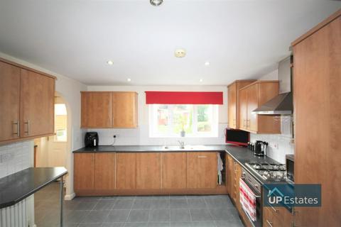 4 bedroom townhouse for sale, Carroll Crescent, Coventry