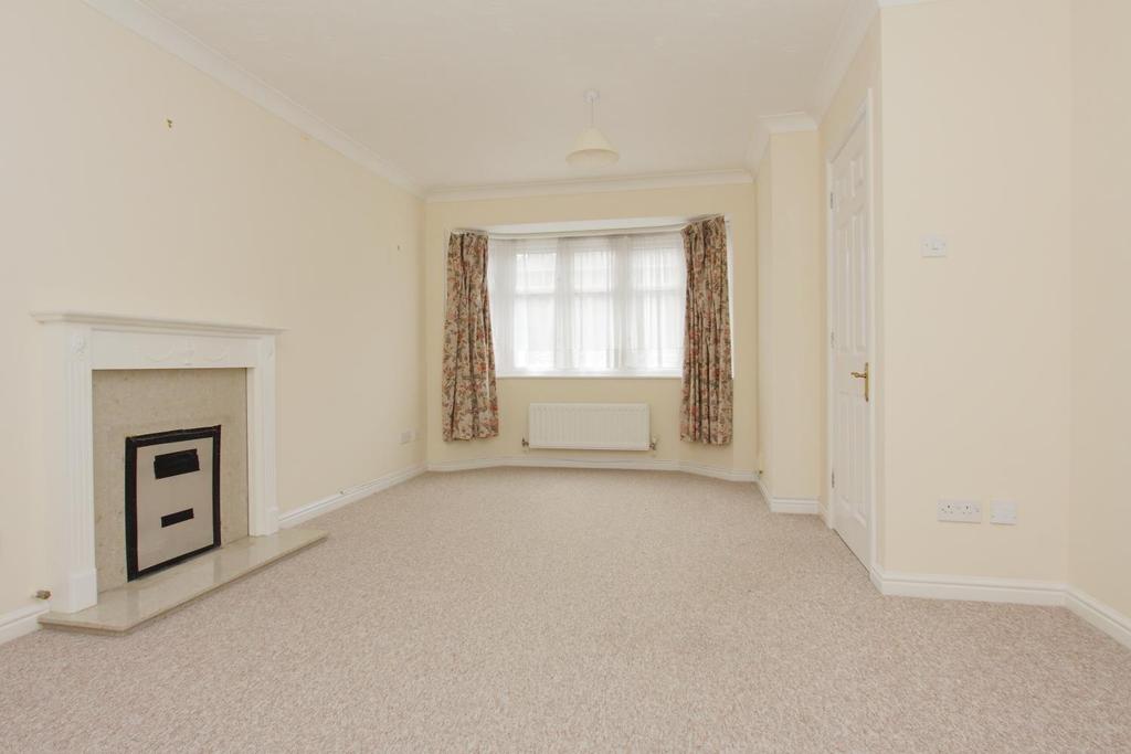 Lime Kiln Way, Salisbury 4 bed detached house £1,650 pcm (£381 pw)
