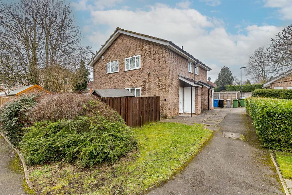 Threshfield Drive, Timperley, Altrincham 1 bed semidetached house £