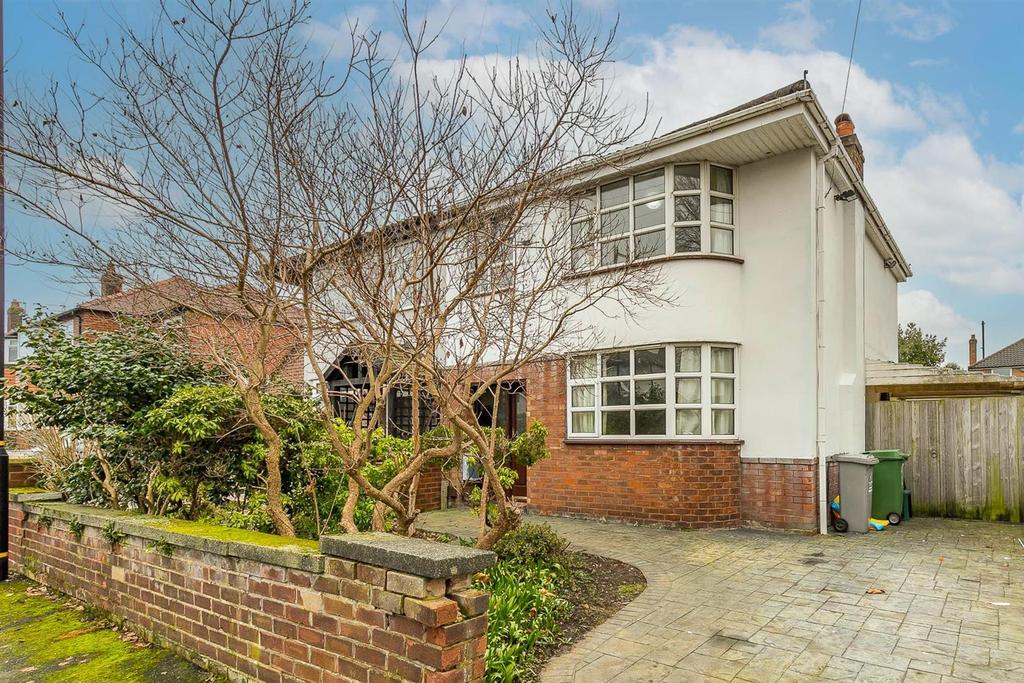 Vale Road, Timperley, Altrincham 3 bed semidetached house £405,000