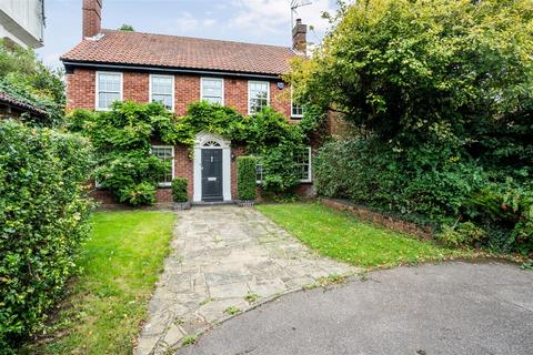 45 Fairfield Road, Epping, CM16 6ST